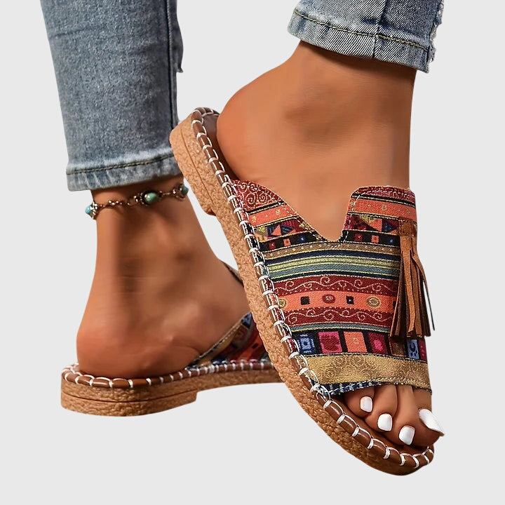 VOREALO | Sandalias Pompones < Natalia >