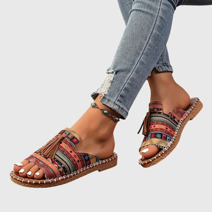 VOREALO | Sandalias Pompones < Natalia >